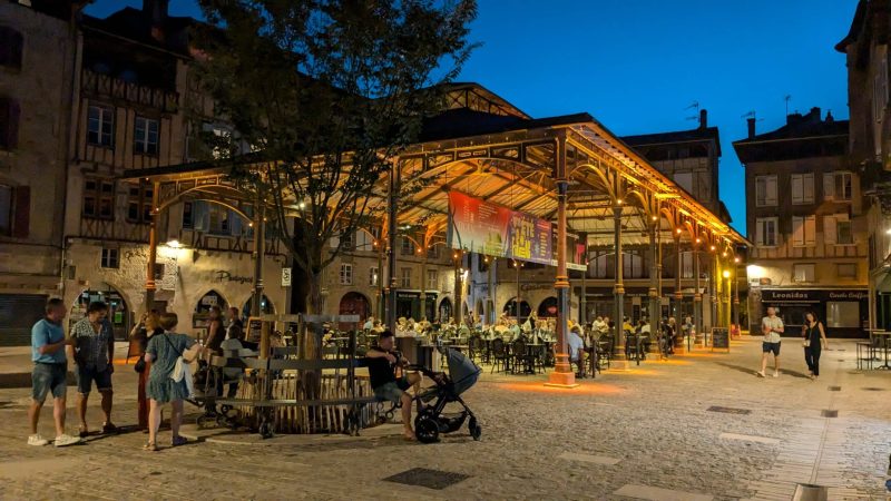 Place Carnot à Figeac